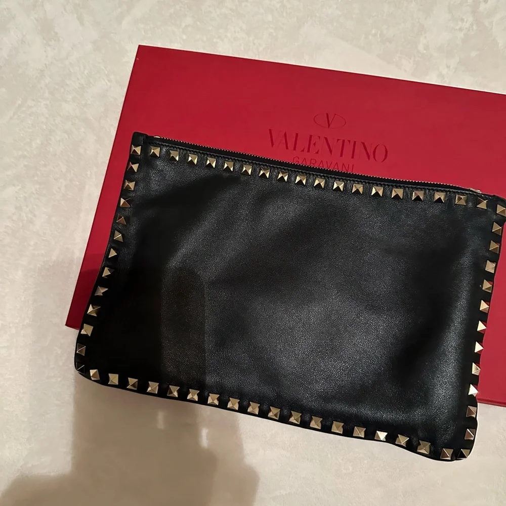 Valentino Garavani Rockstud clutch - Picture 3 of 10